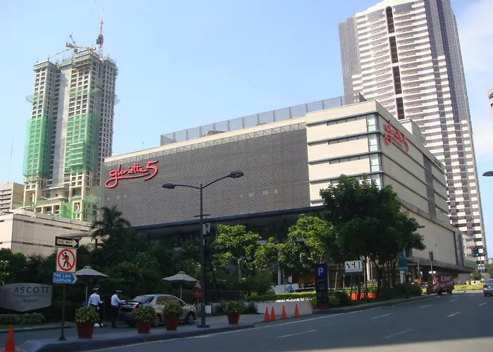 Red L Wifi Netflix I Red Res 2232 Apartment Manila